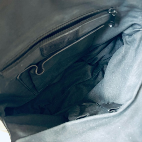 Chaos Leather Shoulder Bag. Half Structured & Half Hobo. Excellent Condition - Picture 10 of 12